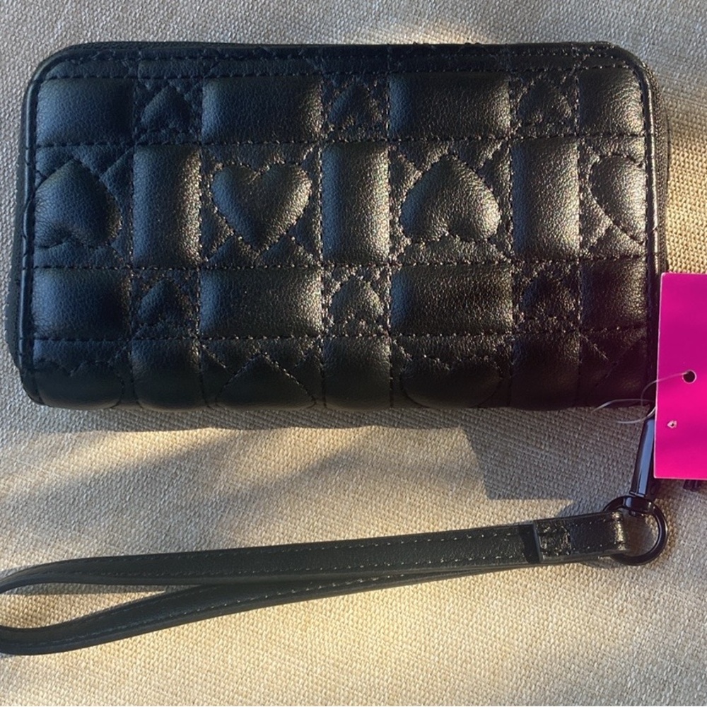 NWT Betsey Johnson Zip Around Black Wristlet reduced many times price is firm - Picture 6 of 6